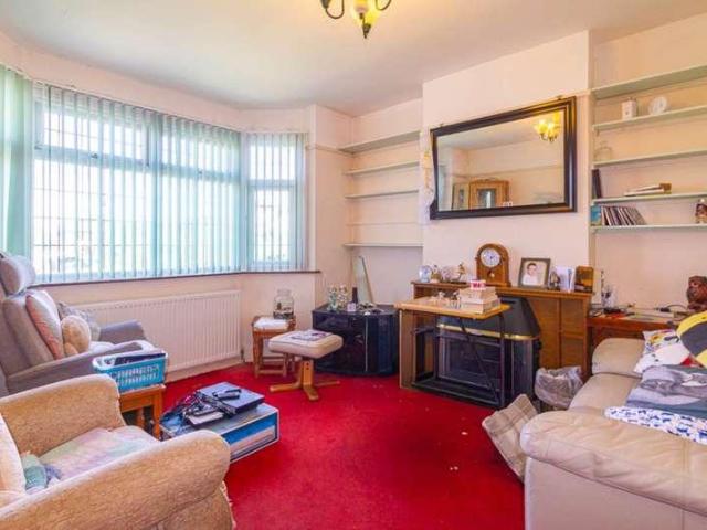 2 bed house for sale