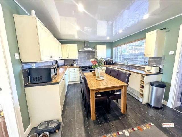 3 bed house for sale