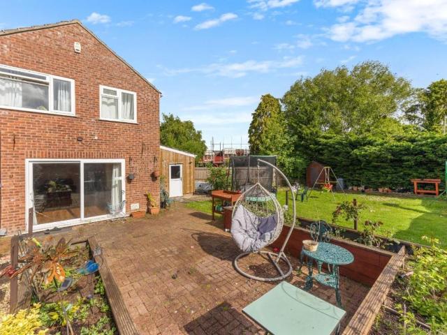3 bed house for sale