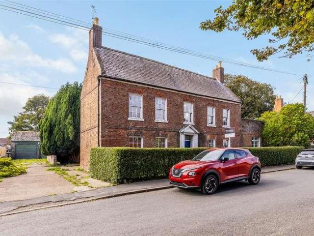 3 bed house for sale
