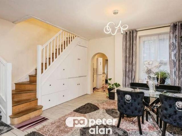 2 bed house for sale
