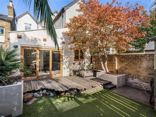 3 bed house for sale