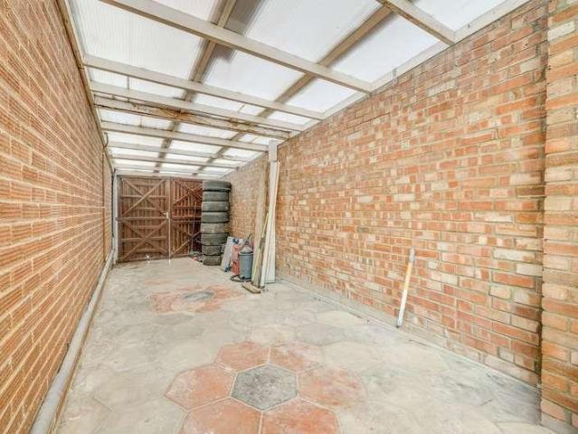 3 bed house for sale