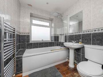 3 bed house for sale