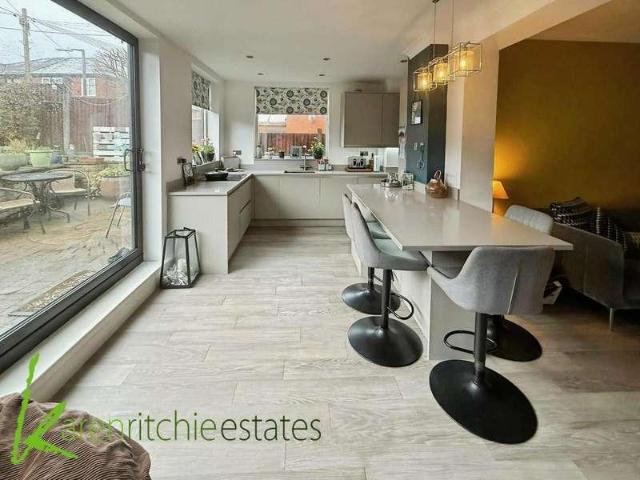 3 bed house for sale