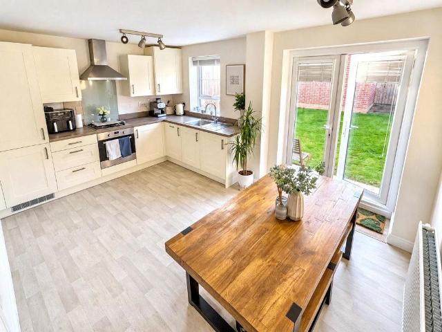 3 bed house for sale