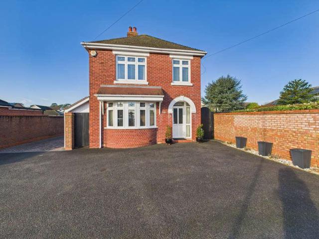 3 bed house for sale