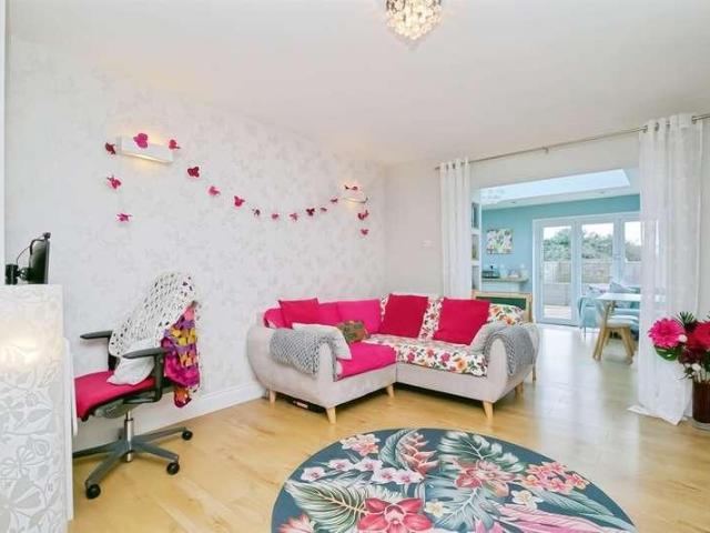 3 bed house for sale