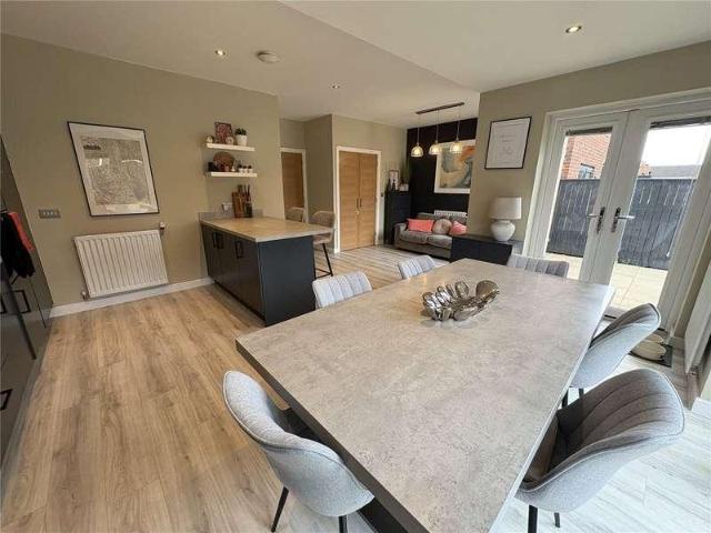 3 bed house for sale