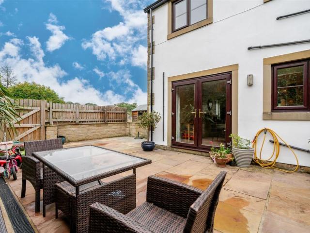 3 bed house for sale