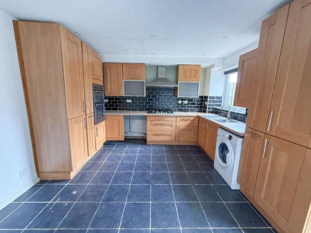 3 bed house for sale