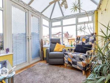 House for sale in Moses Gate - Garden, Equipped kitchen