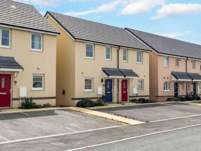 2 bed house for sale