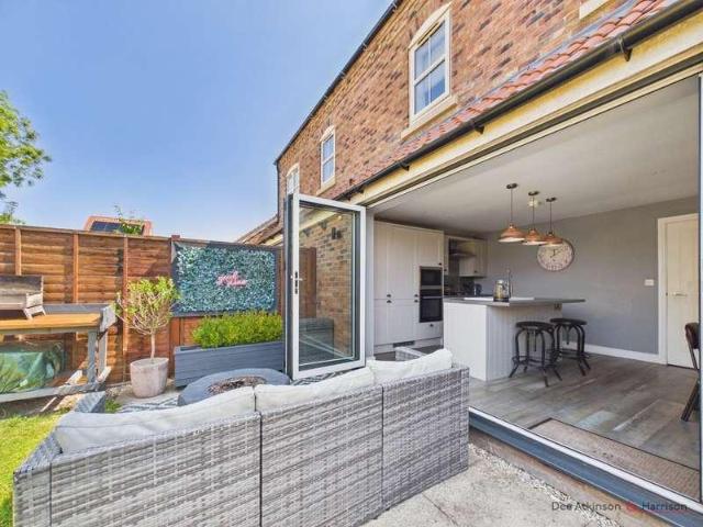 3 bed house for sale