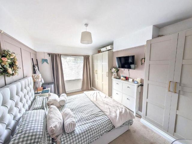 3 bed house for sale