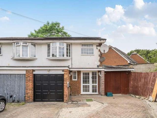 3 bed house for sale