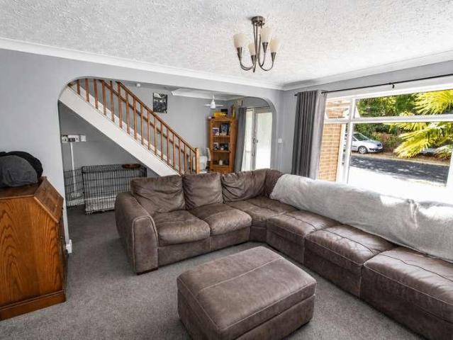 3 bed house for sale