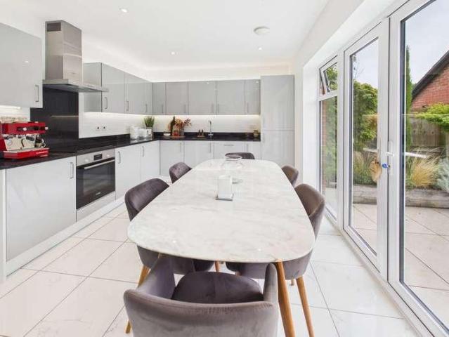 3 bed house for sale