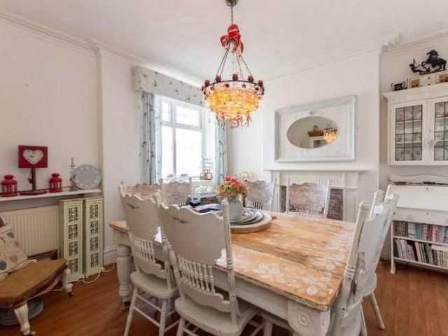 3 bed house for sale