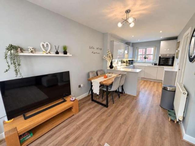 3 bed house for sale
