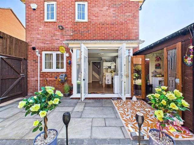 3 bed house for sale