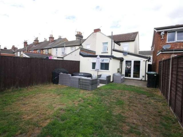 3 bed house for sale