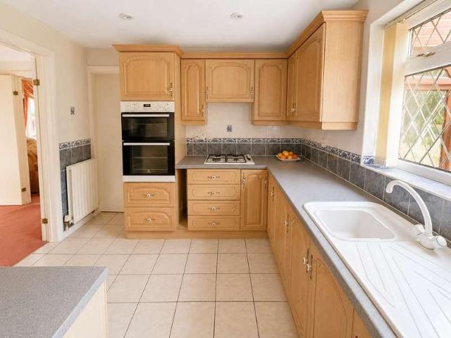 3 bed house for sale
