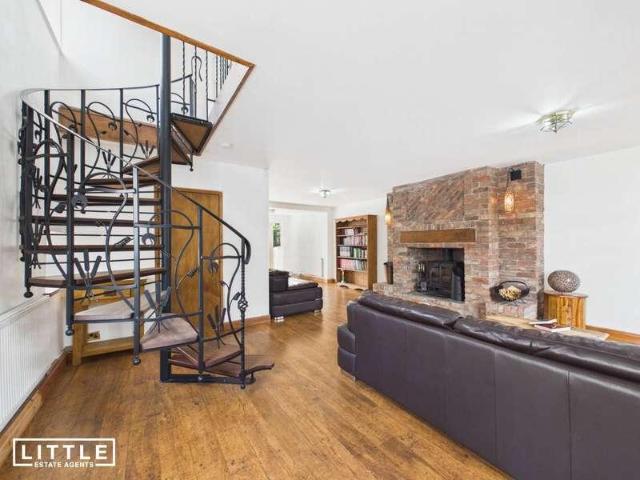 3 bed house for sale
