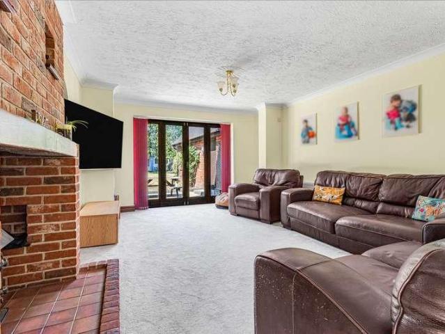 3 bed house for sale