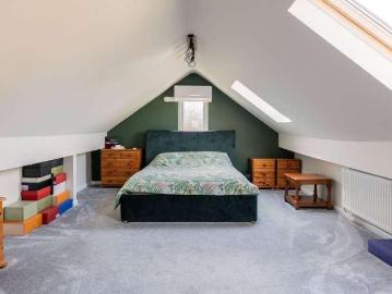 2 bed house for sale