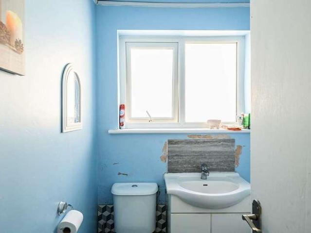 3 bed house for sale