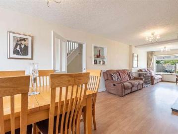 3 bed house for sale