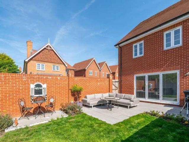 3 bed house for sale