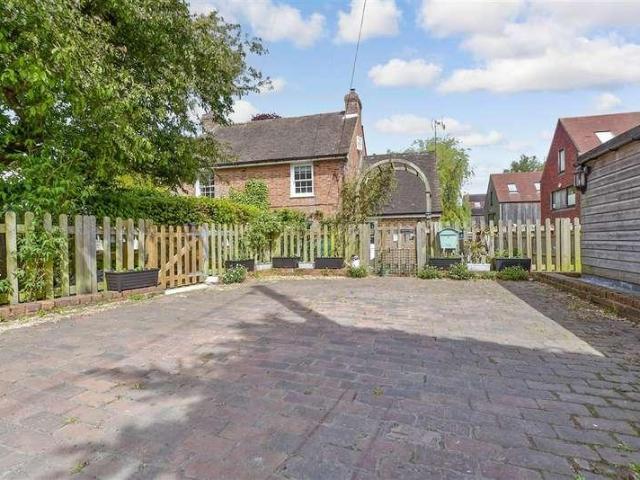 3 bed house for sale