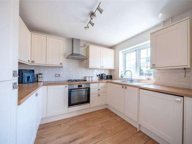 3 bed house for sale
