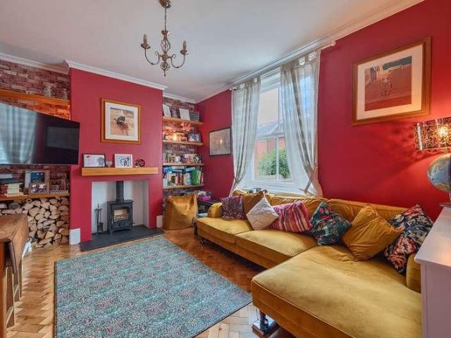 3 bed house for sale