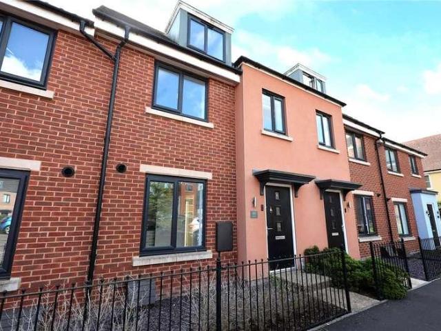 3 bed house for sale