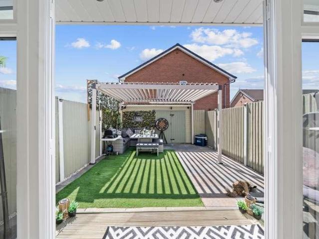 3 bed house for sale