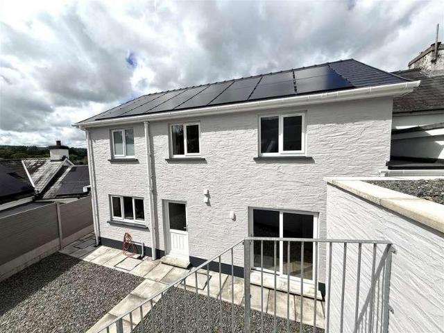 3 bed house for sale