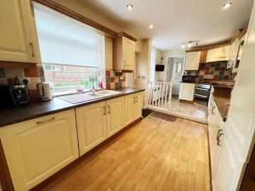3 bed house for sale