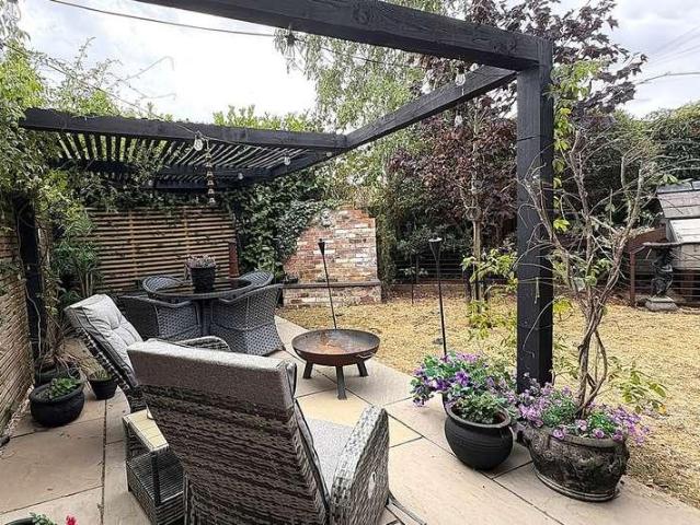 3 bed house for sale