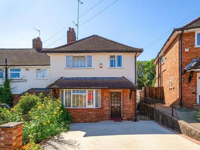 3 bed house for sale