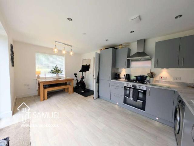 3 bed house for sale