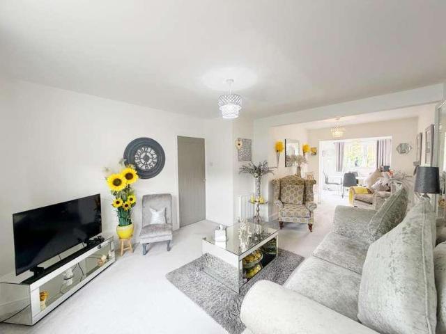 3 bed house for sale