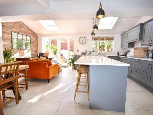 3 bed house for sale