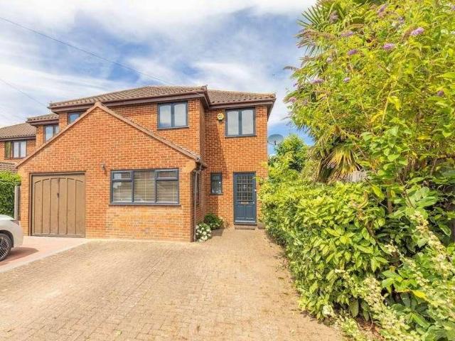 3 bed house for sale