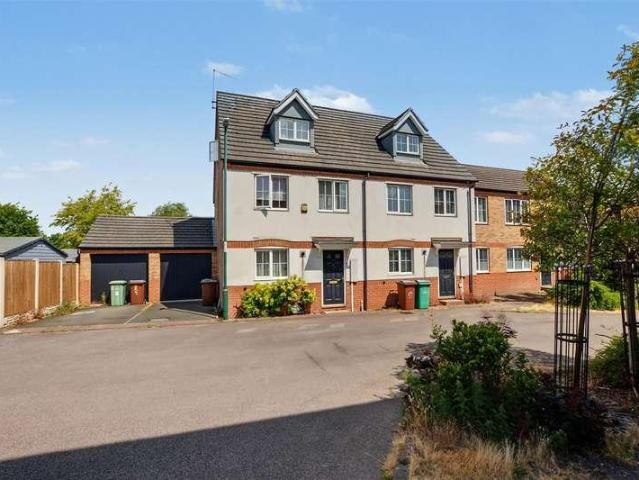 3 bed house for sale