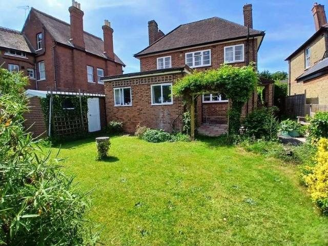 3 bed house for sale