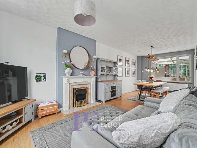 3 bed house for sale