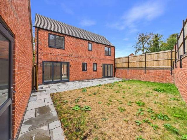 3 bed house for sale